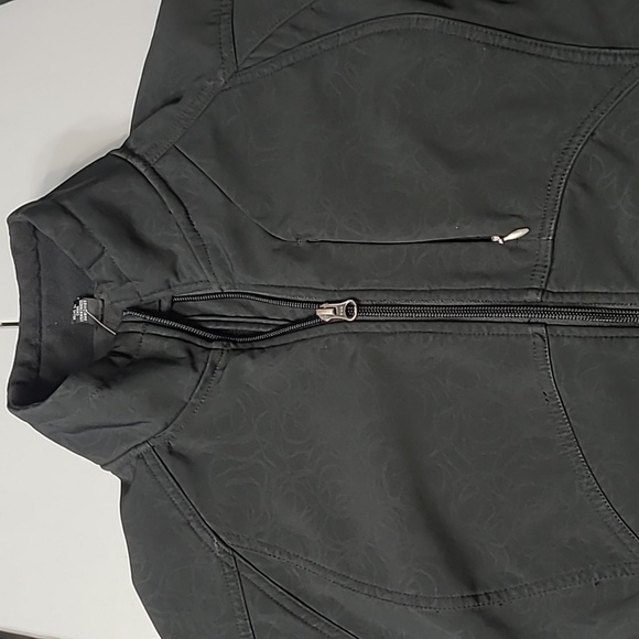 Kirkland  signature woman's full zip jacket  soft shell utility jacket. - Picture 3 of 15